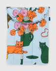 Puffy Laptop Sleeve: Table Cats