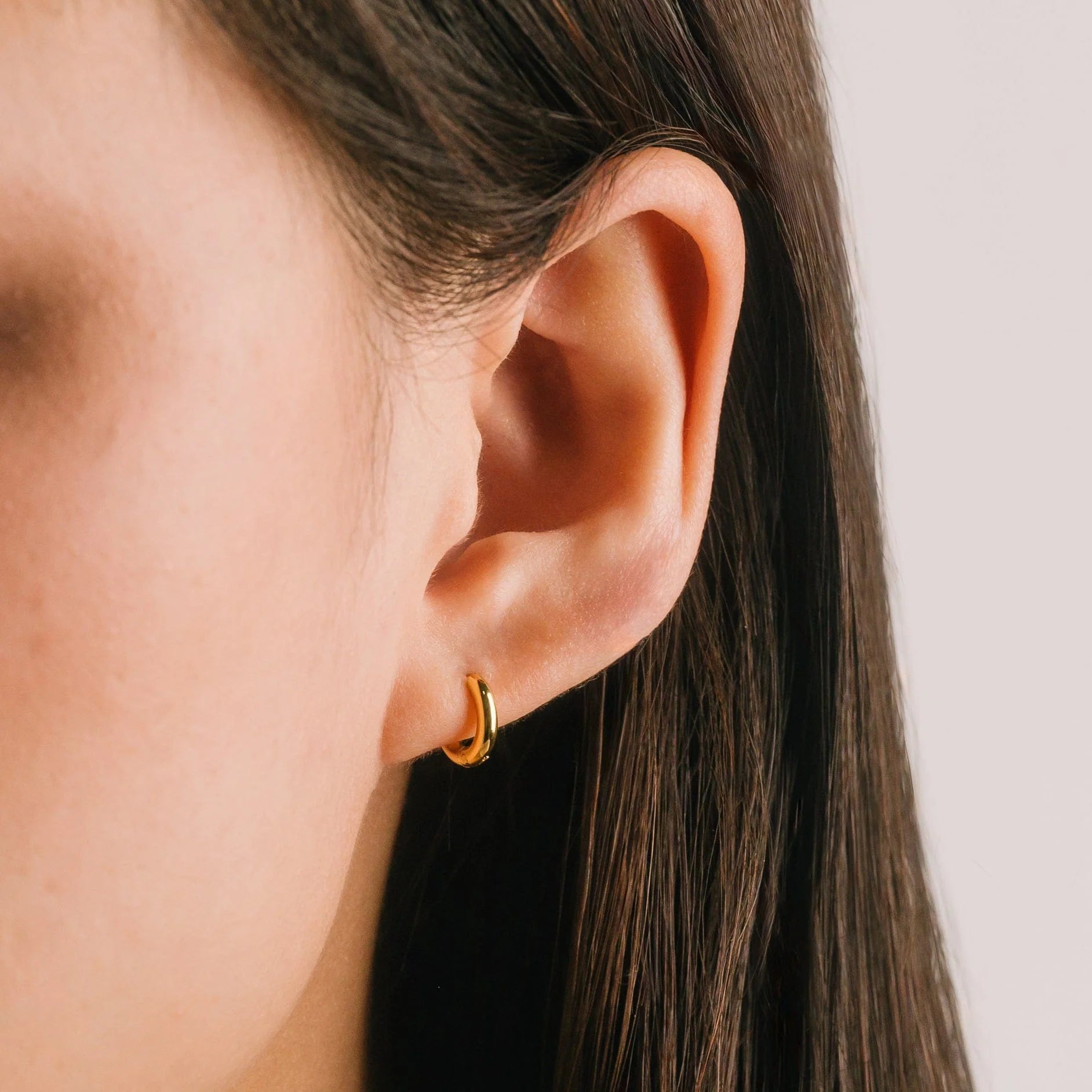 Tube 10mm Huggie Earrings