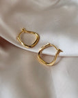 Nia Hoops