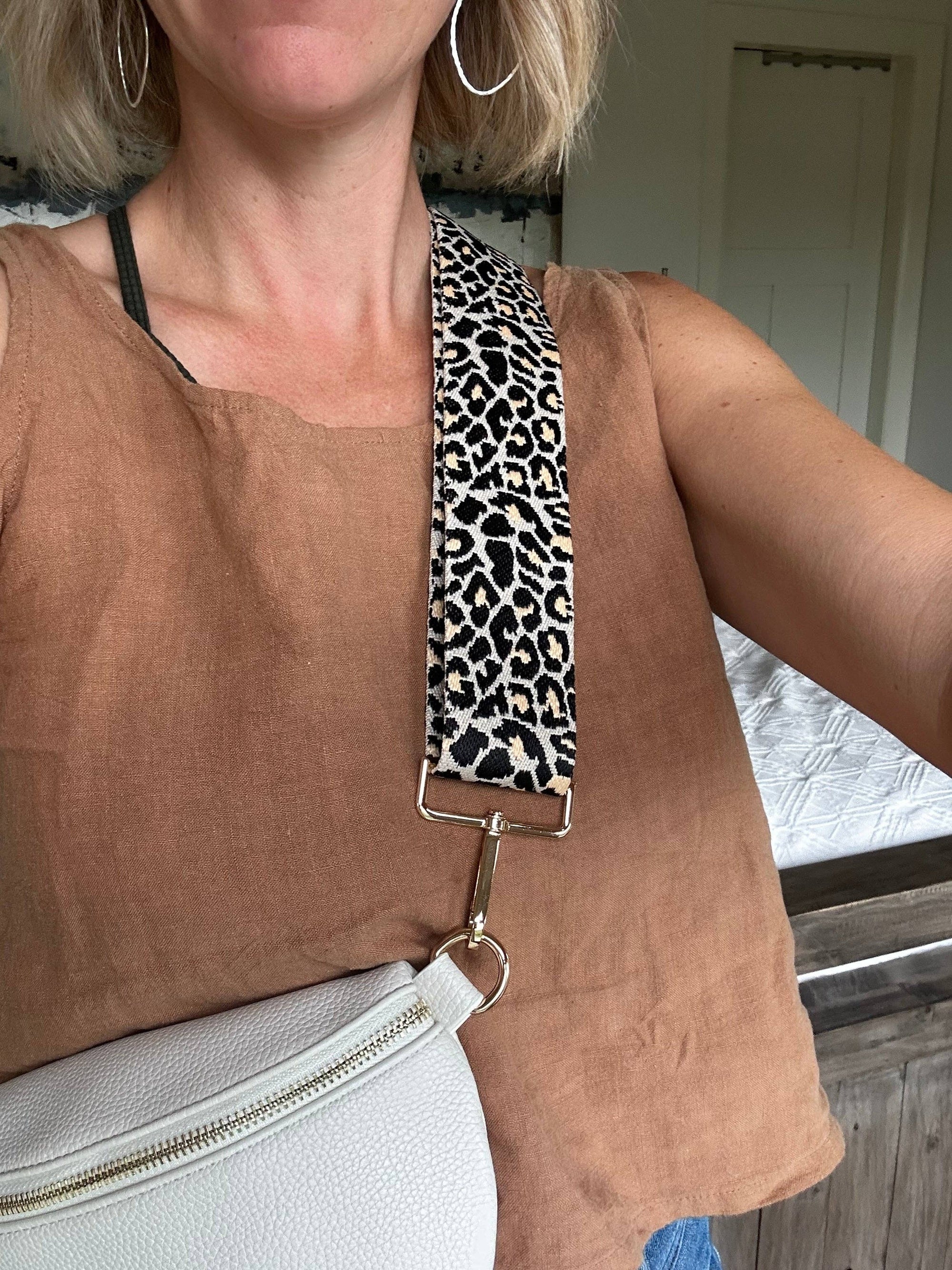 Crossbody Handbag: White Cream Leather