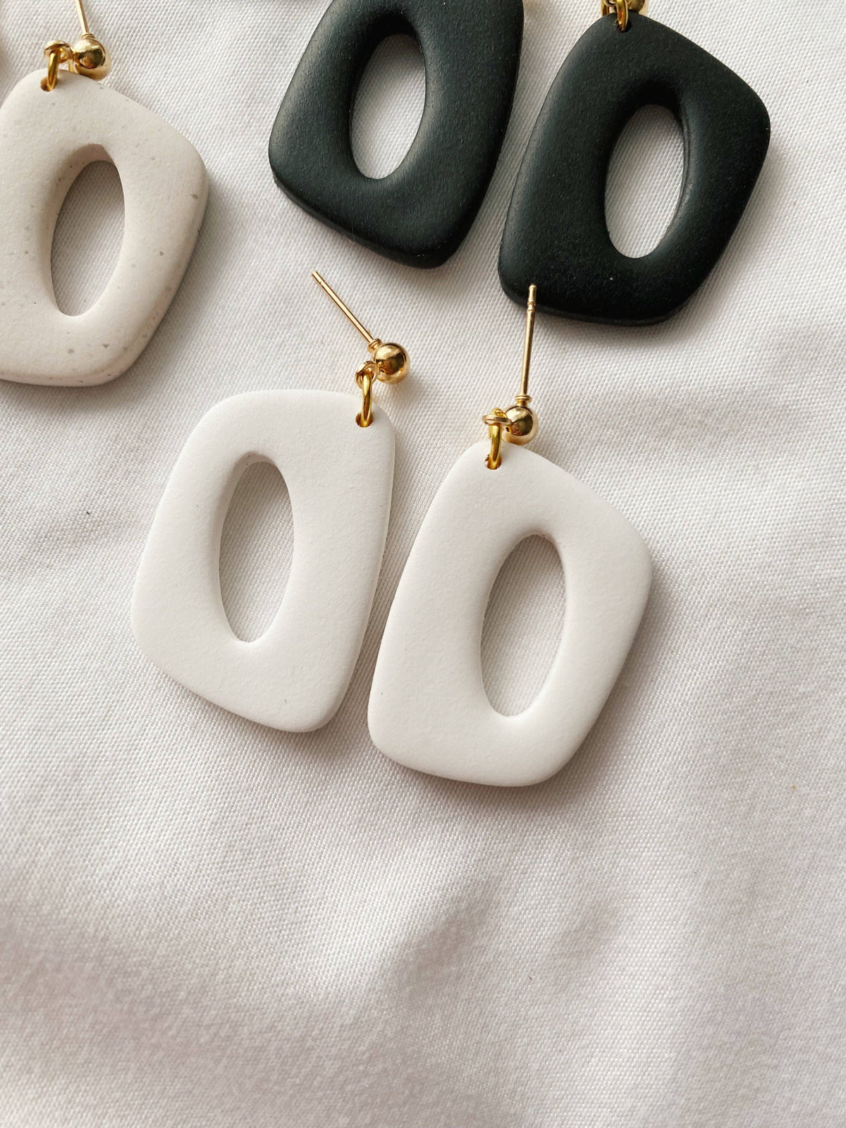 Dani Clay Earrings | Black