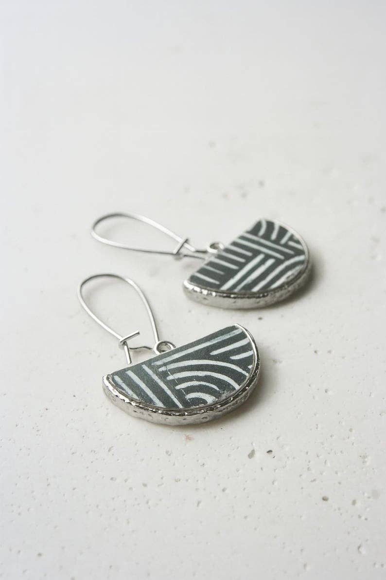 Art Deco Mid-length earring: Black/White/Gold