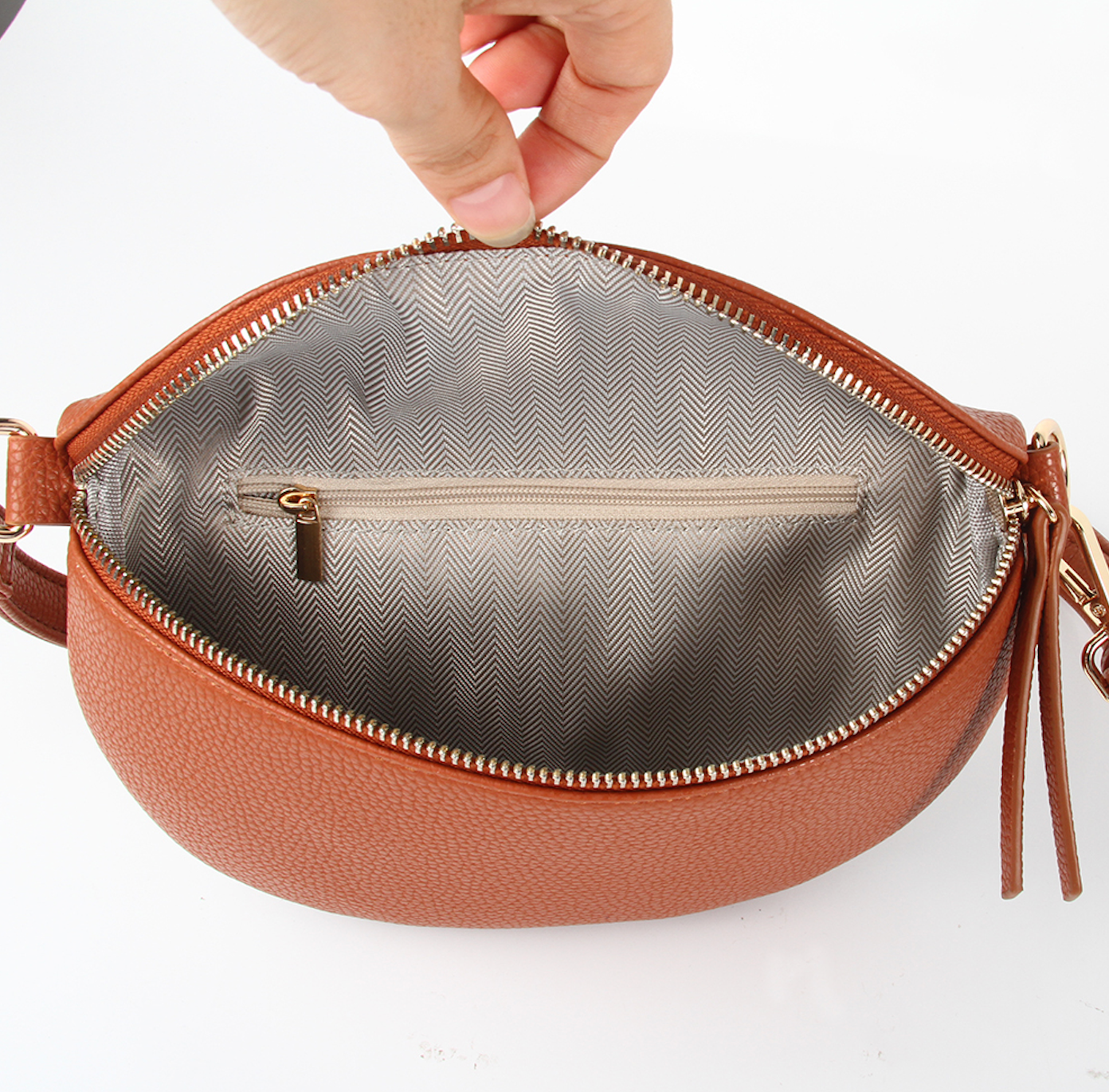 Crossbody Handbag: Rust Brown Leather