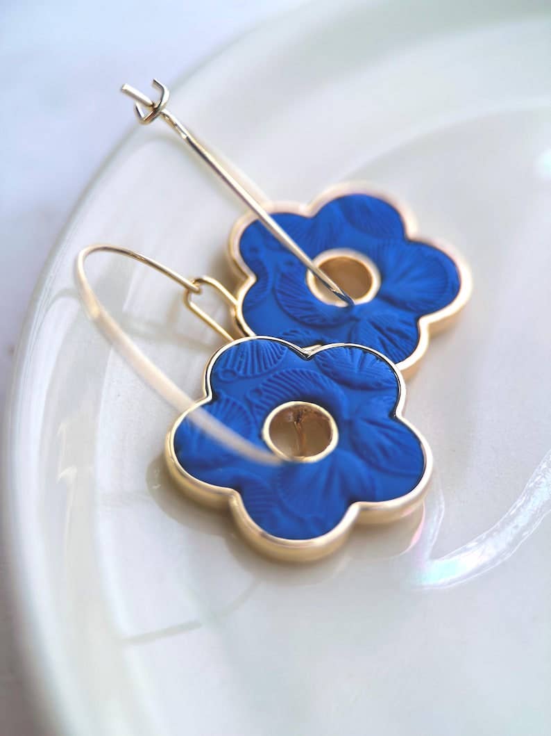 Flower Pendant Earring: Ivory