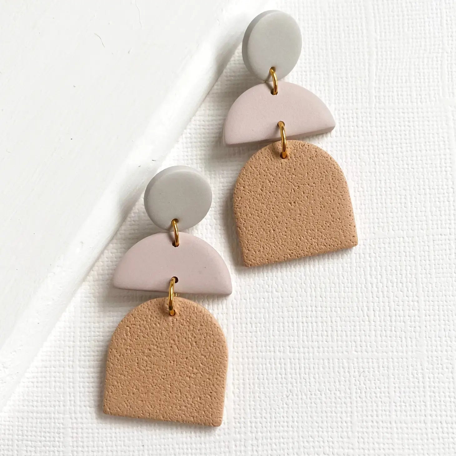 Cadence Earrings: Wheat