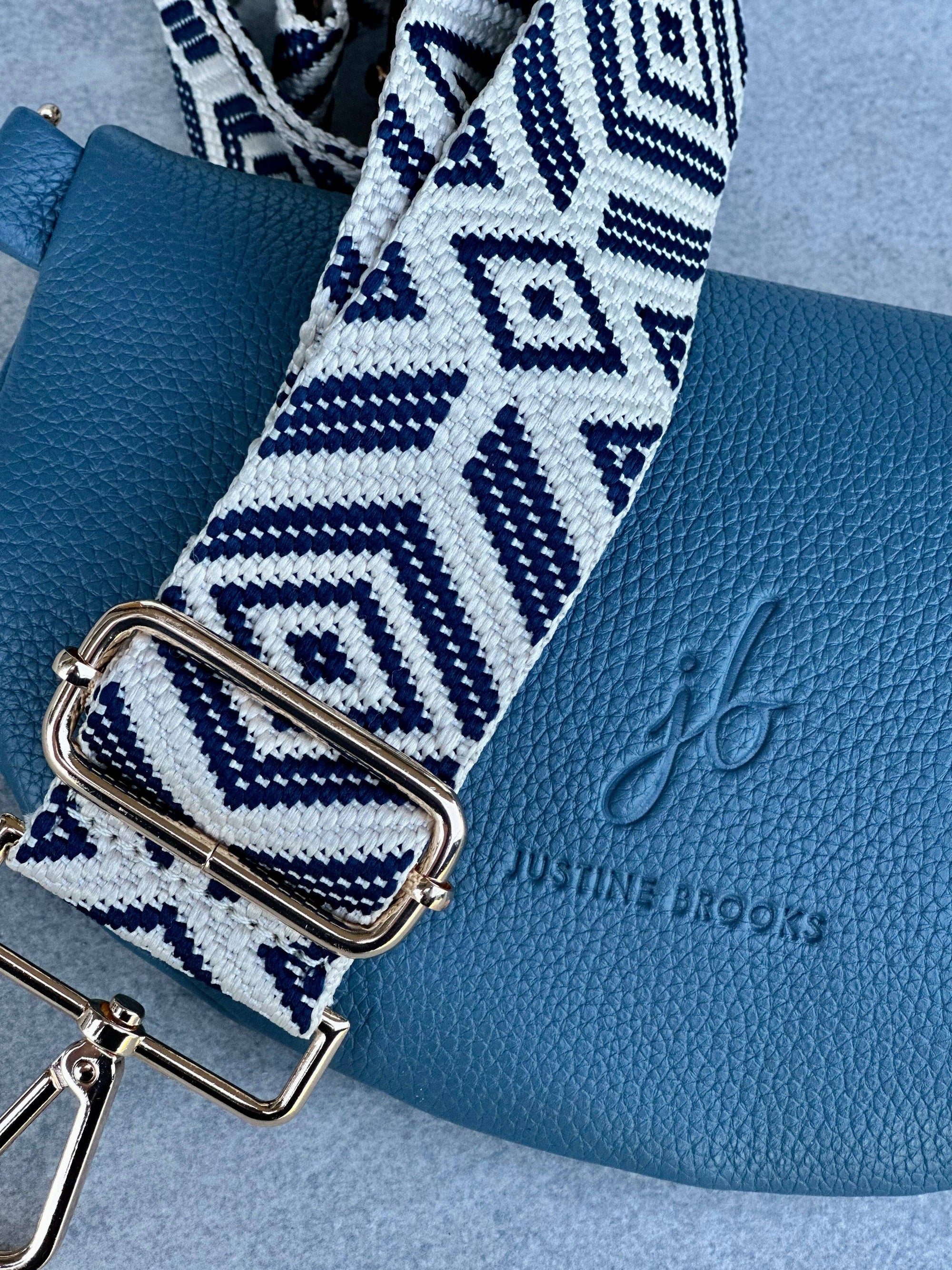 Crossbody Handbag: Navy Blue Leather