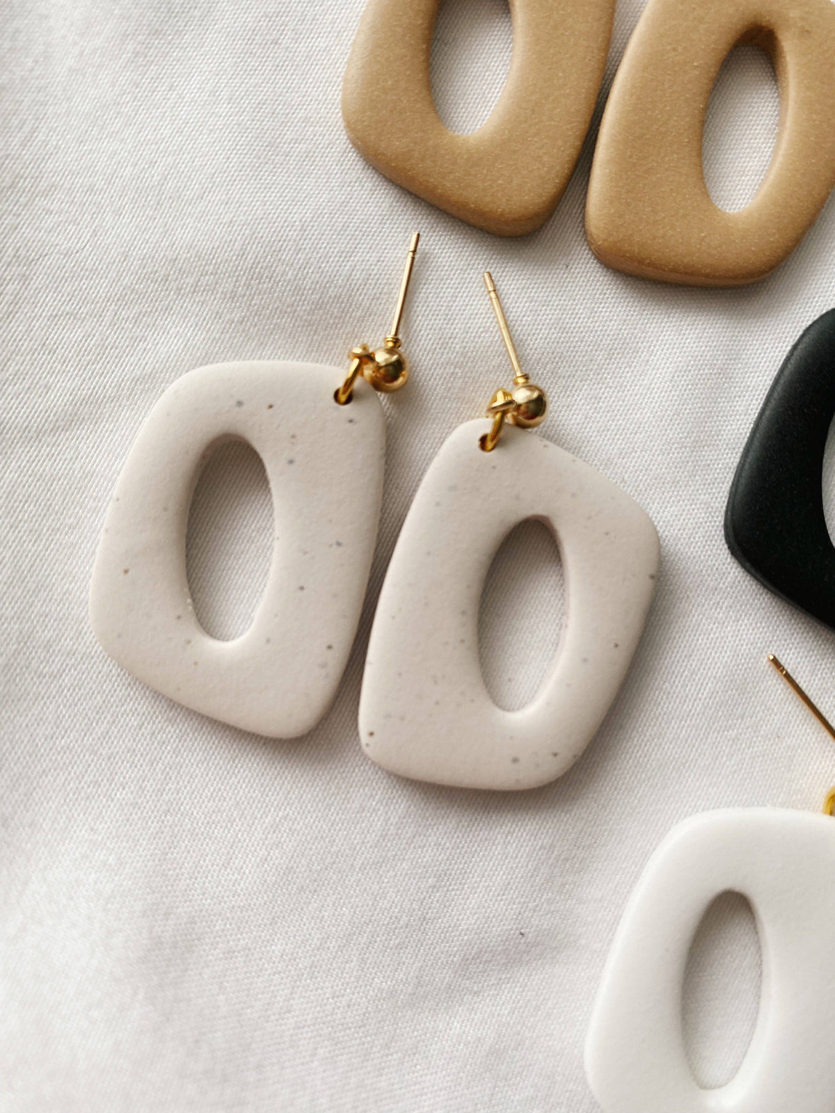 Dani Clay Earrings | Black