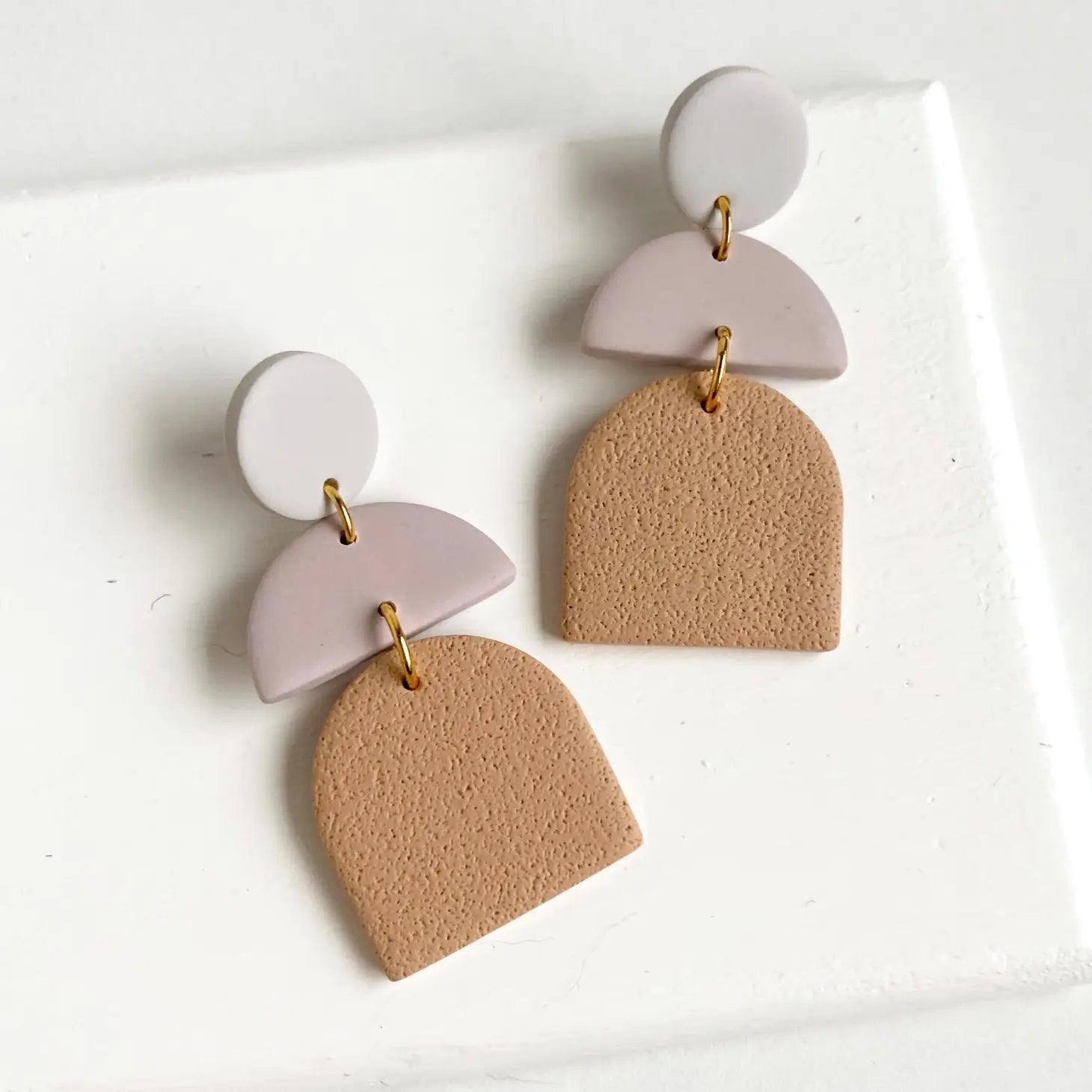 Cadence Earrings: Wheat