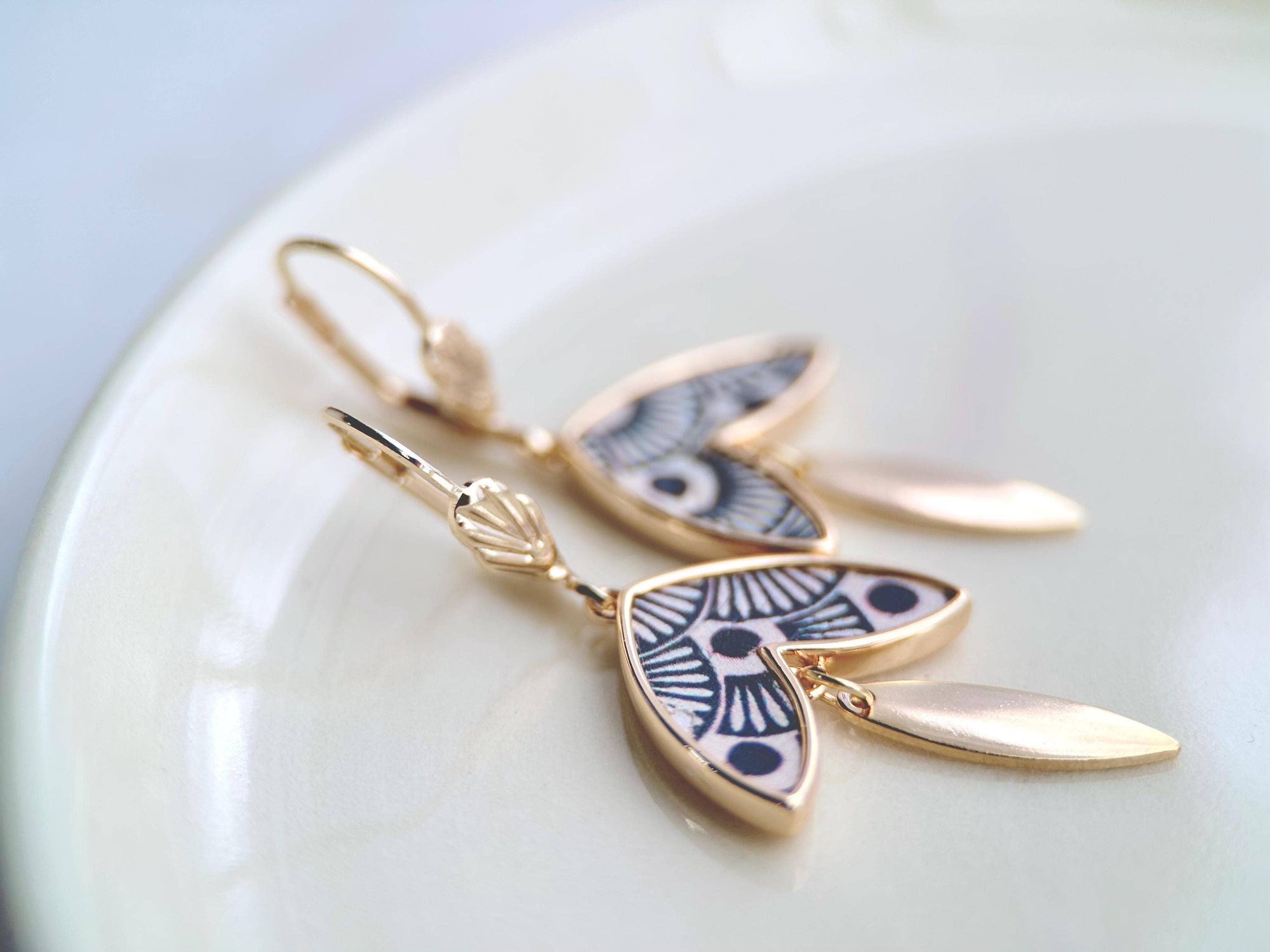 Art Deco Drop Earrings: Black &amp; Beige