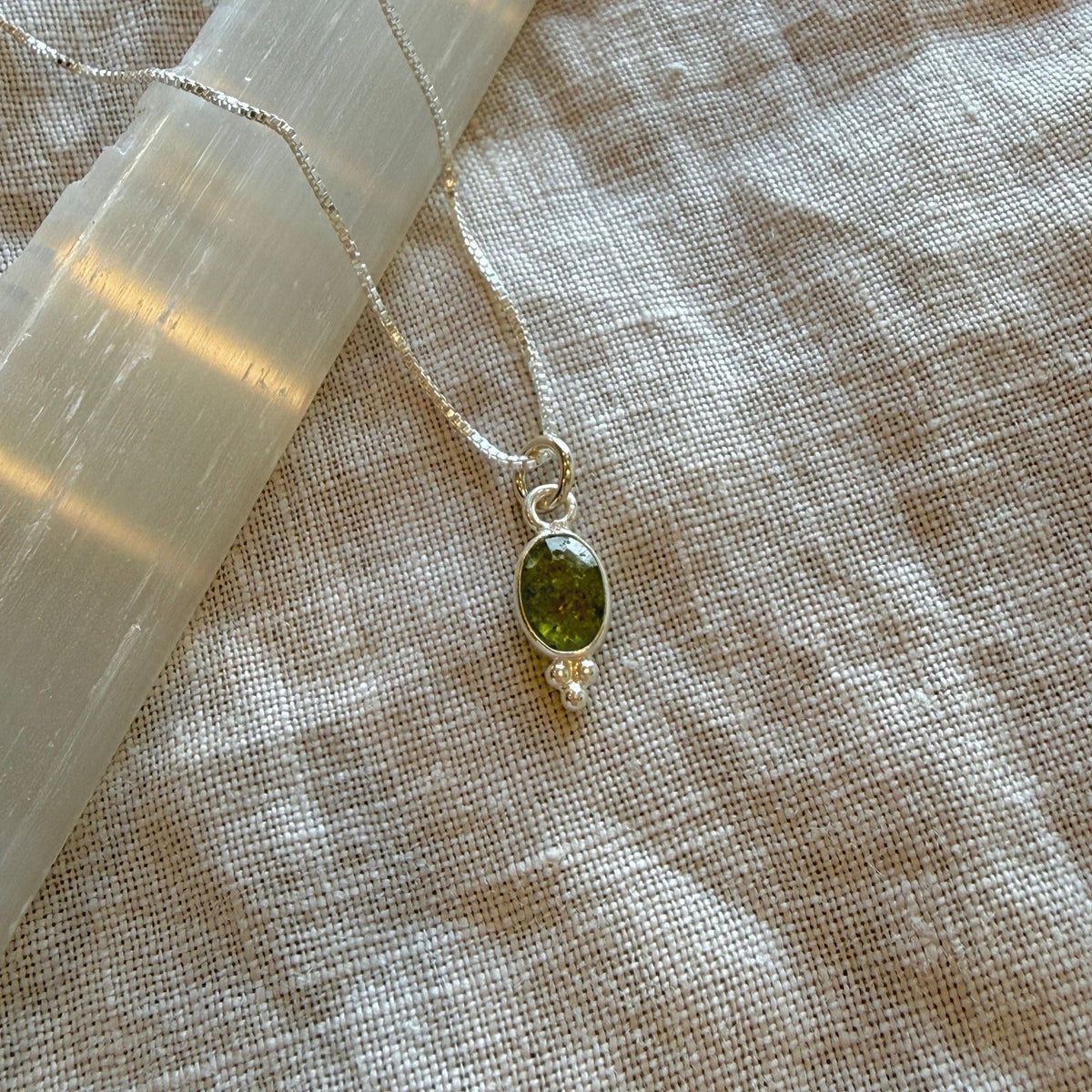 Lūma Necklace | Peridot
