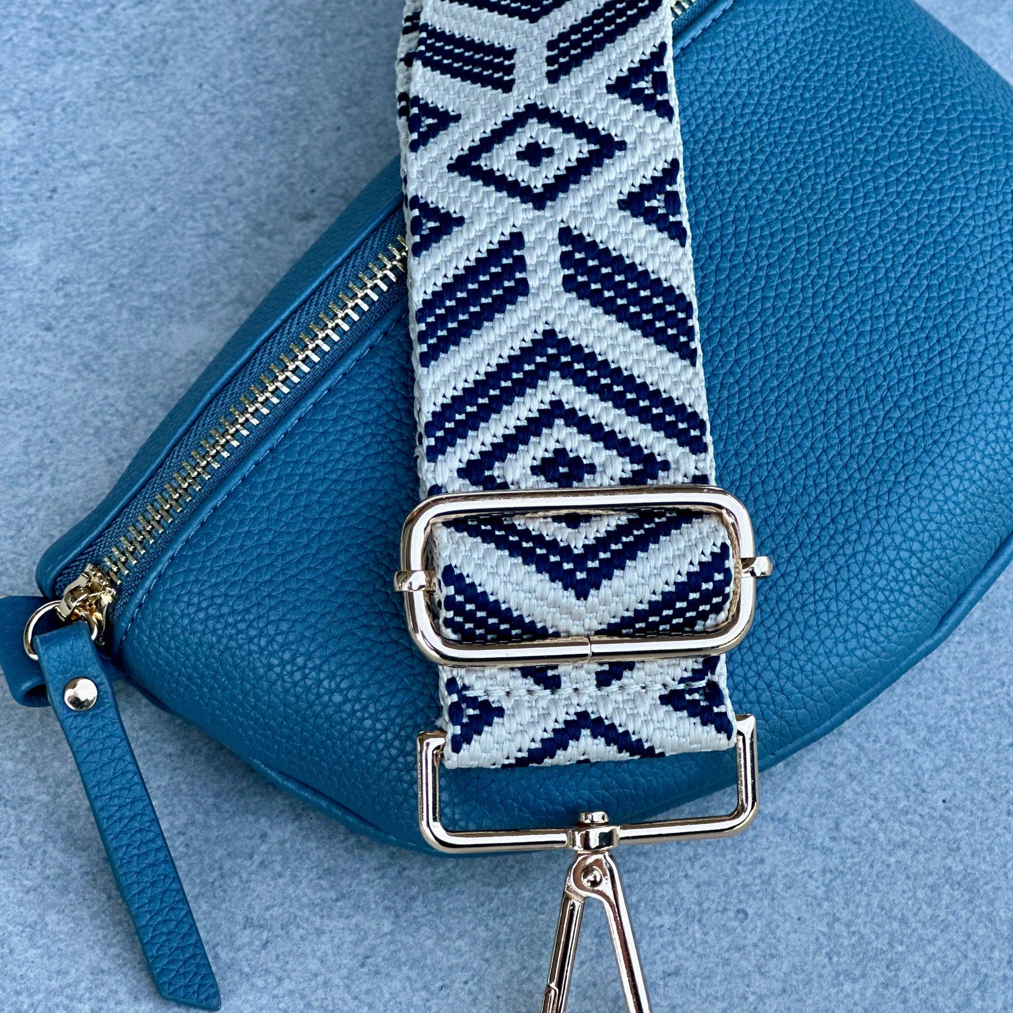 Crossbody Handbag: Navy Blue Leather