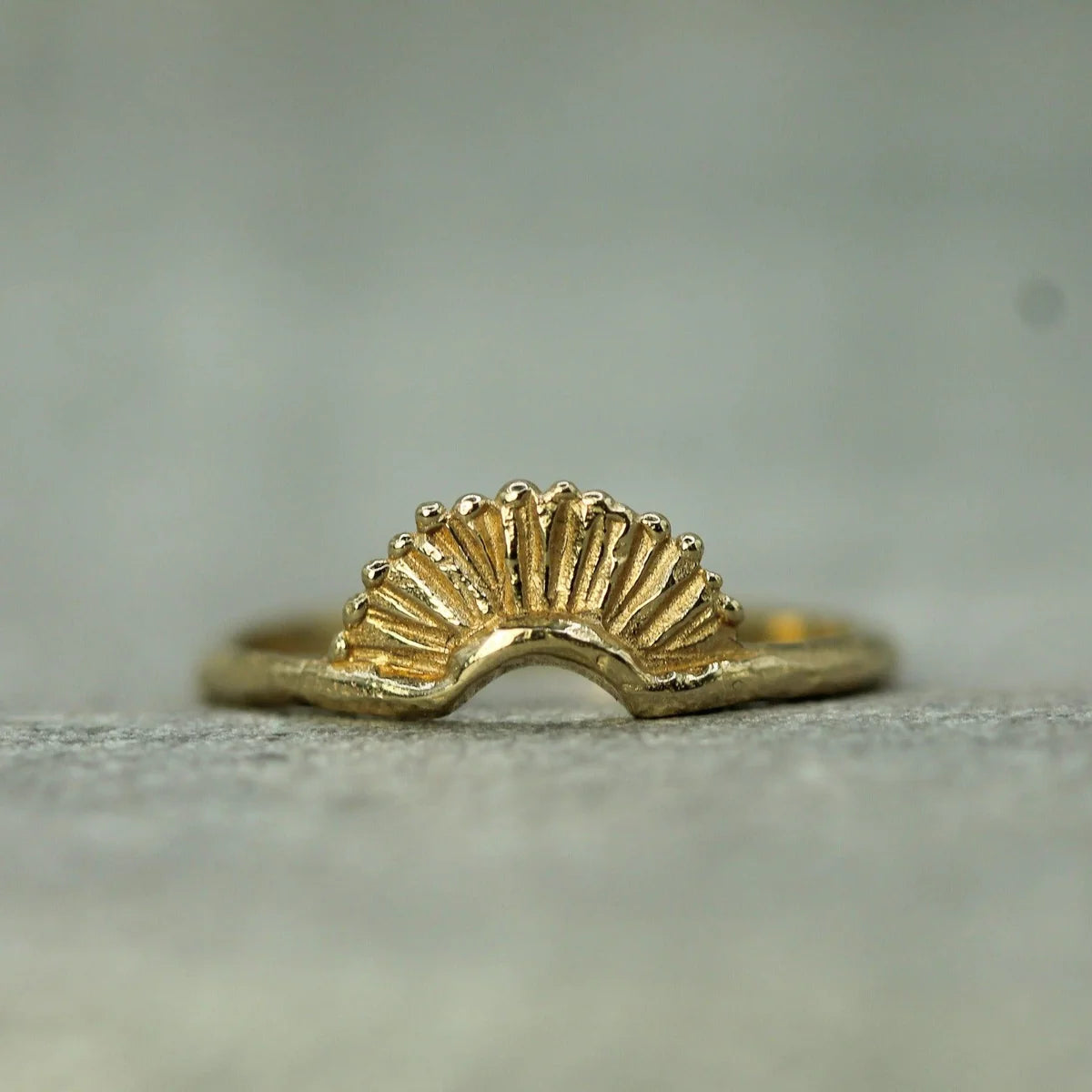 Little Sunrise Ring | Solid Gold