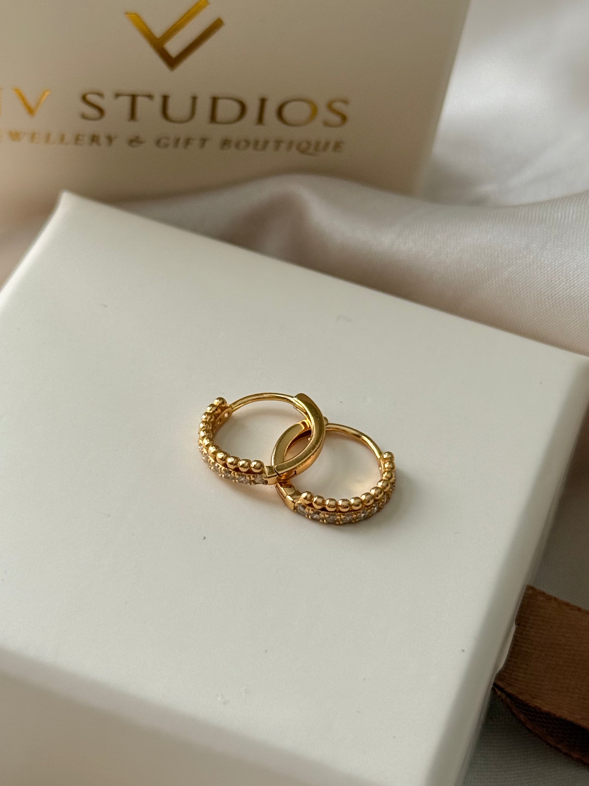Celia Hoops