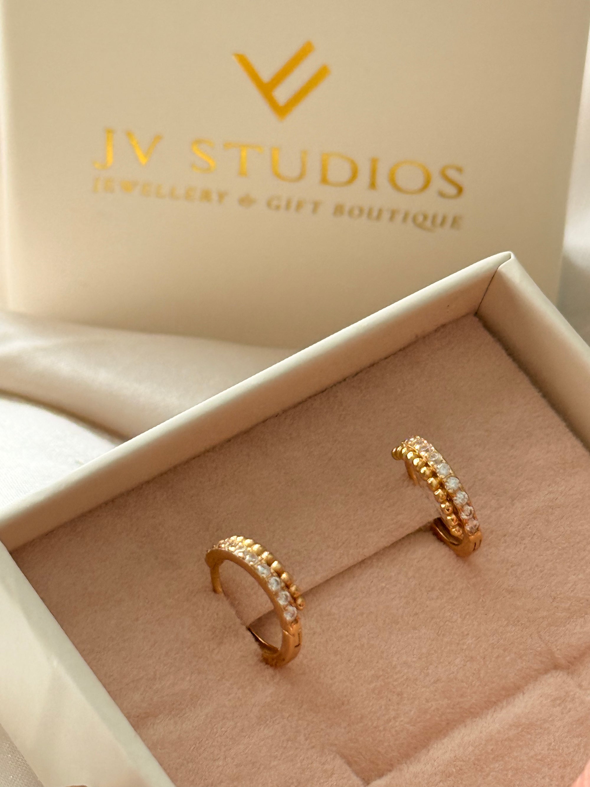 Celia Hoops