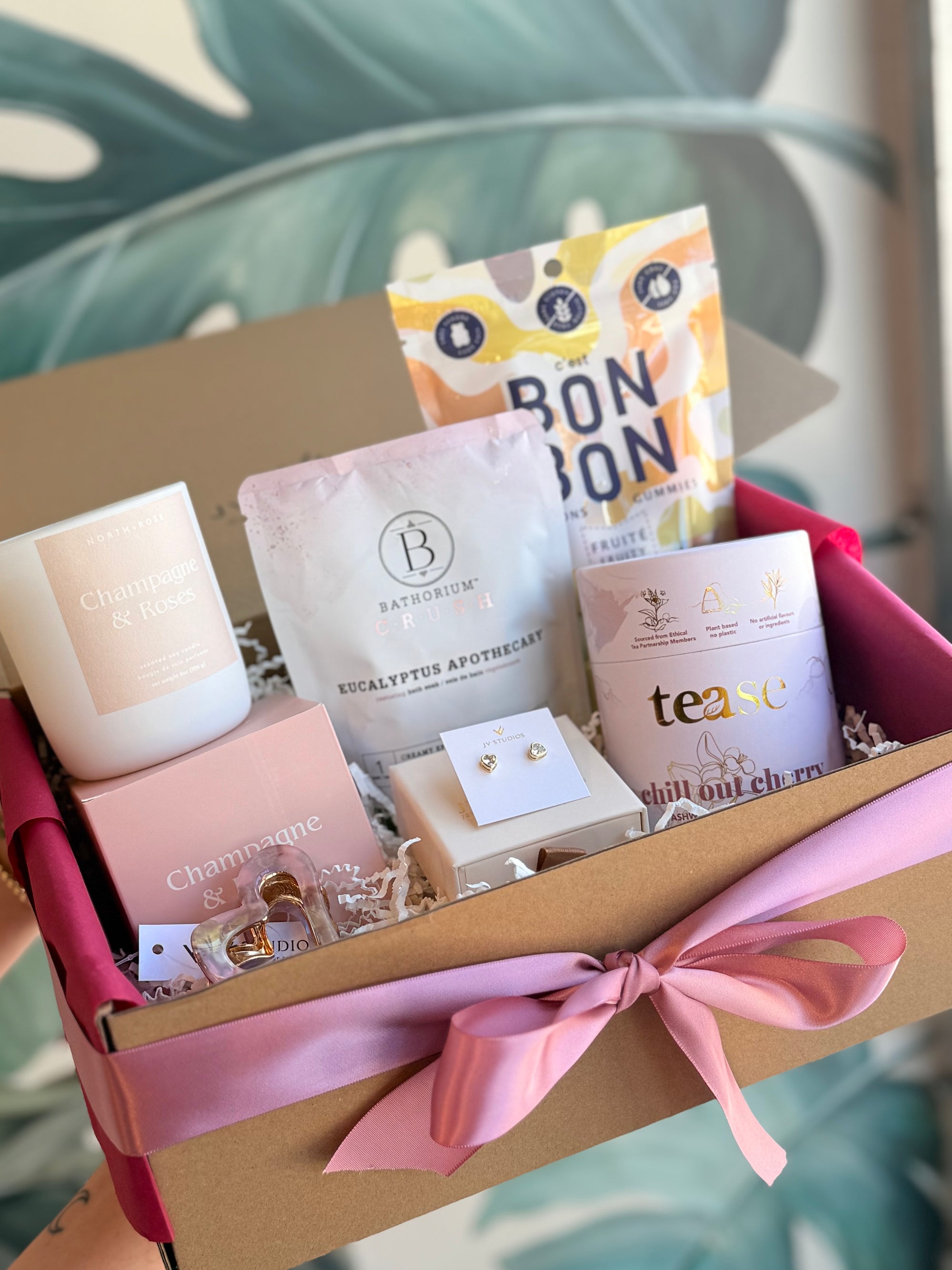 Champagne &amp; Roses Gift Box
