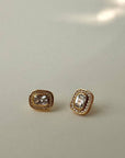 Zoyi Studs