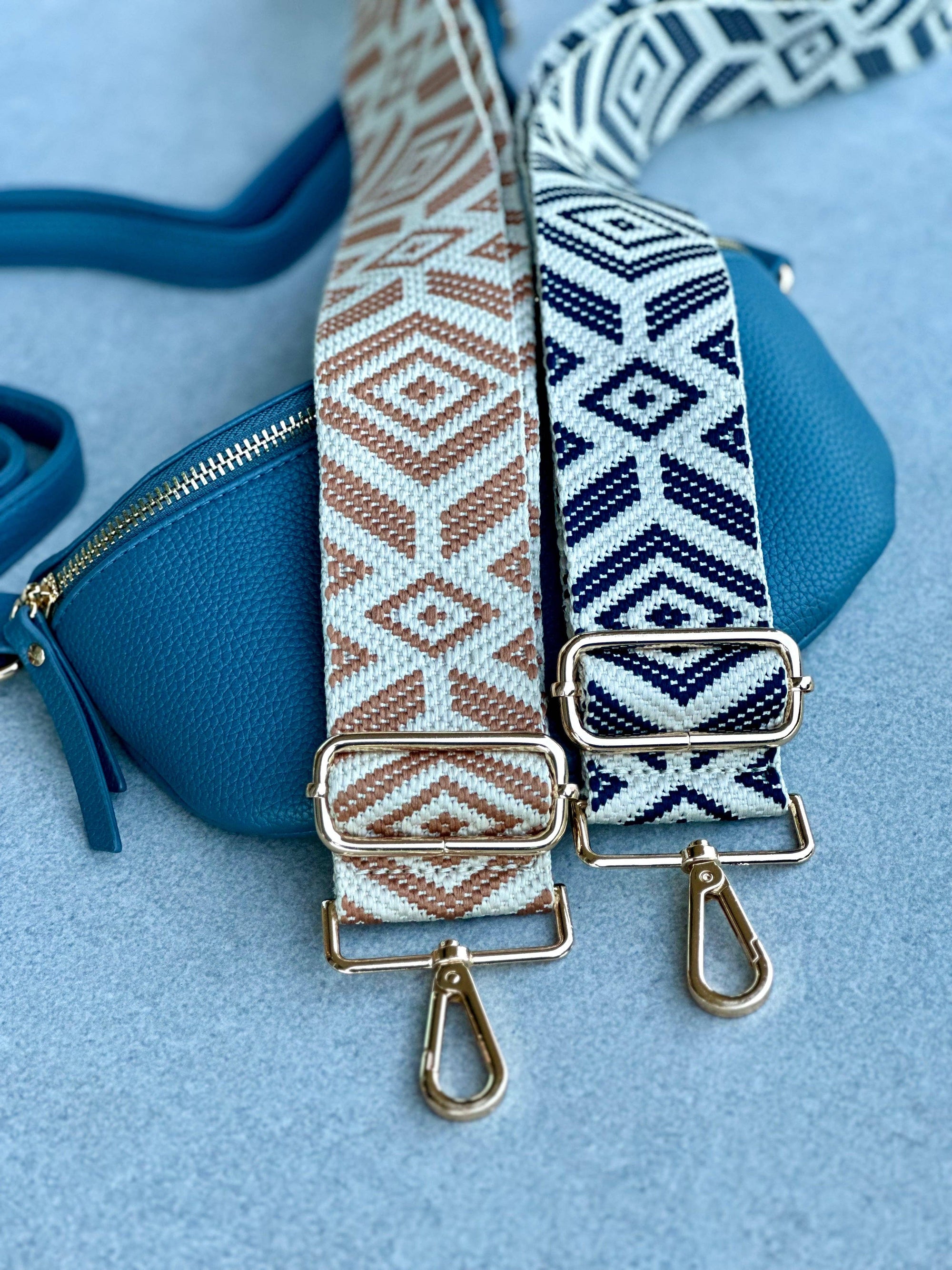 Crossbody Handbag: Navy Blue Leather