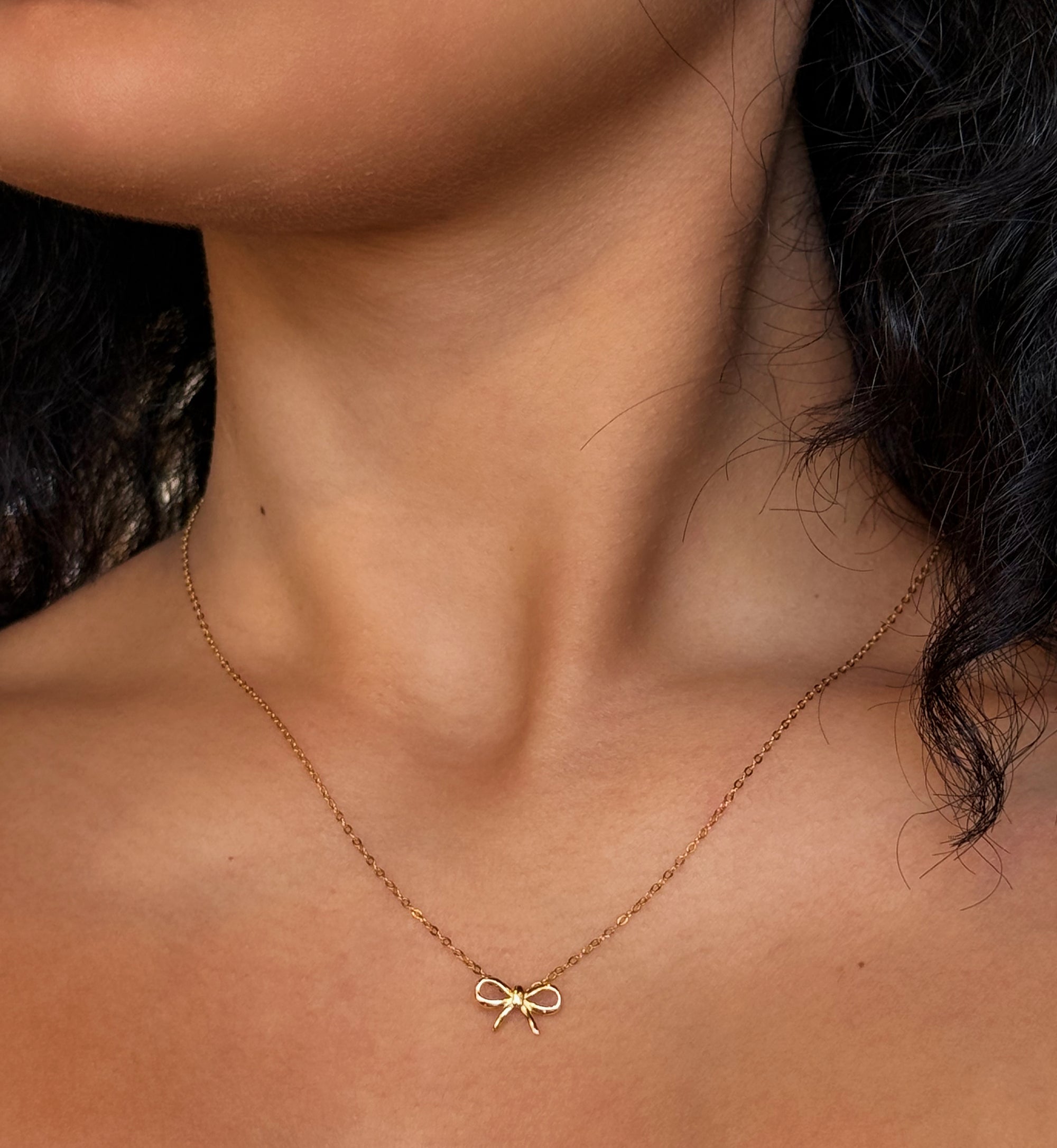 Bow Necklace