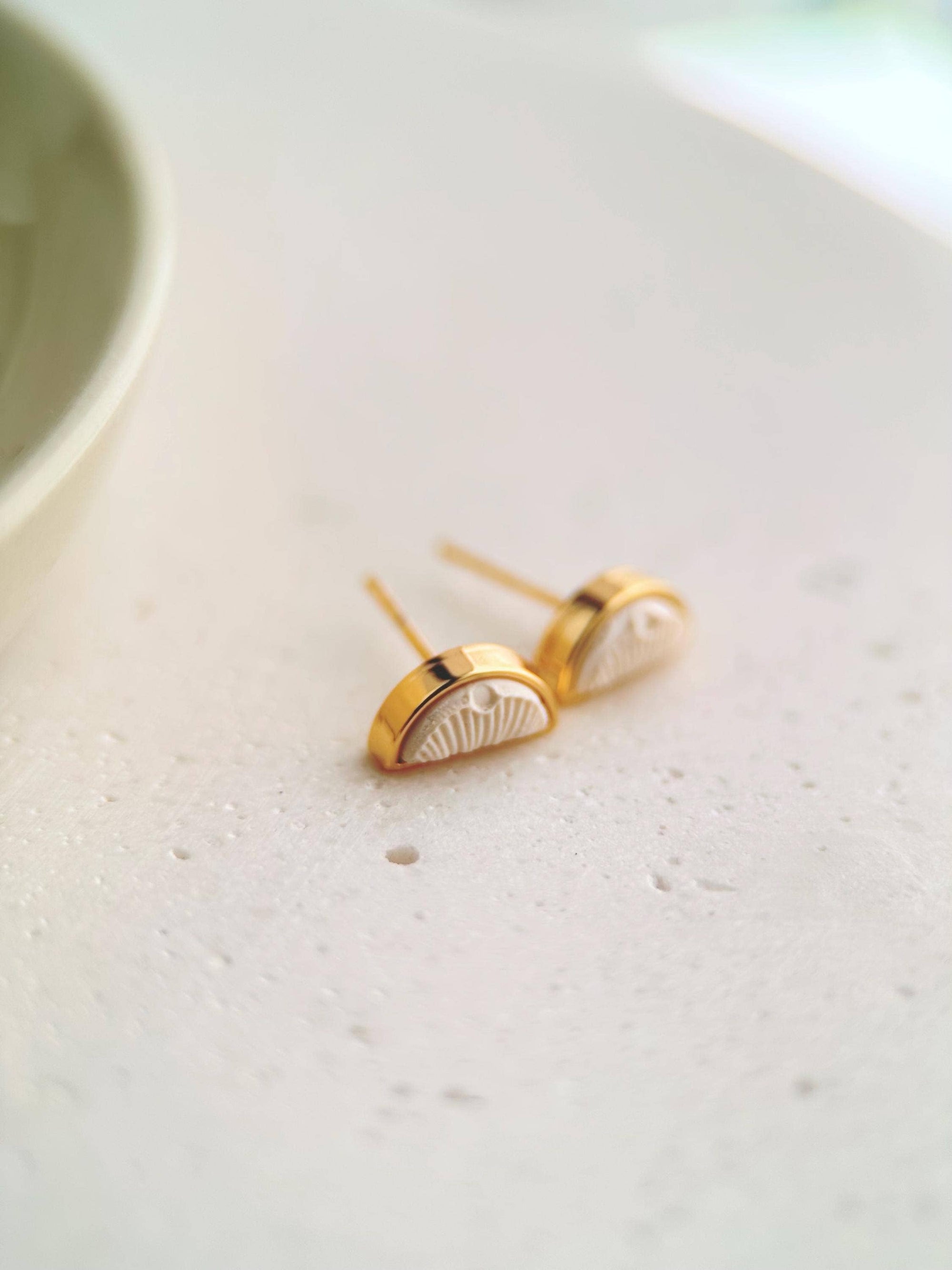 Half-Circle Stud