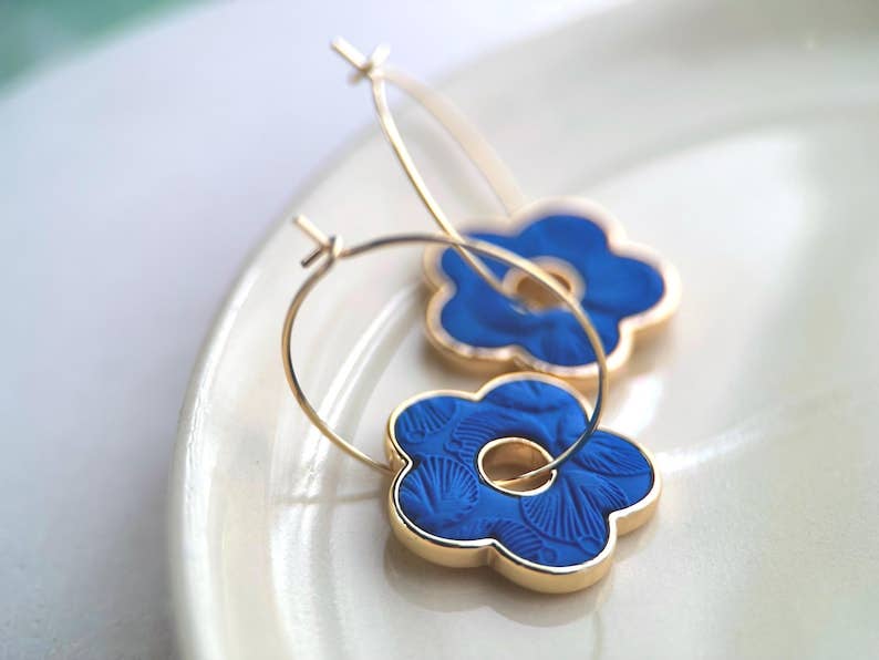 Flower Pendant Earring: Ivory