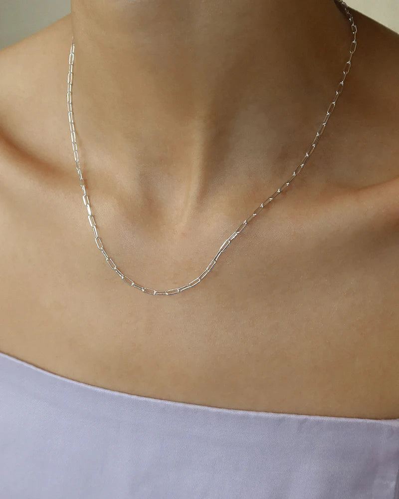 Flat Drawn Chain Necklace: Silver