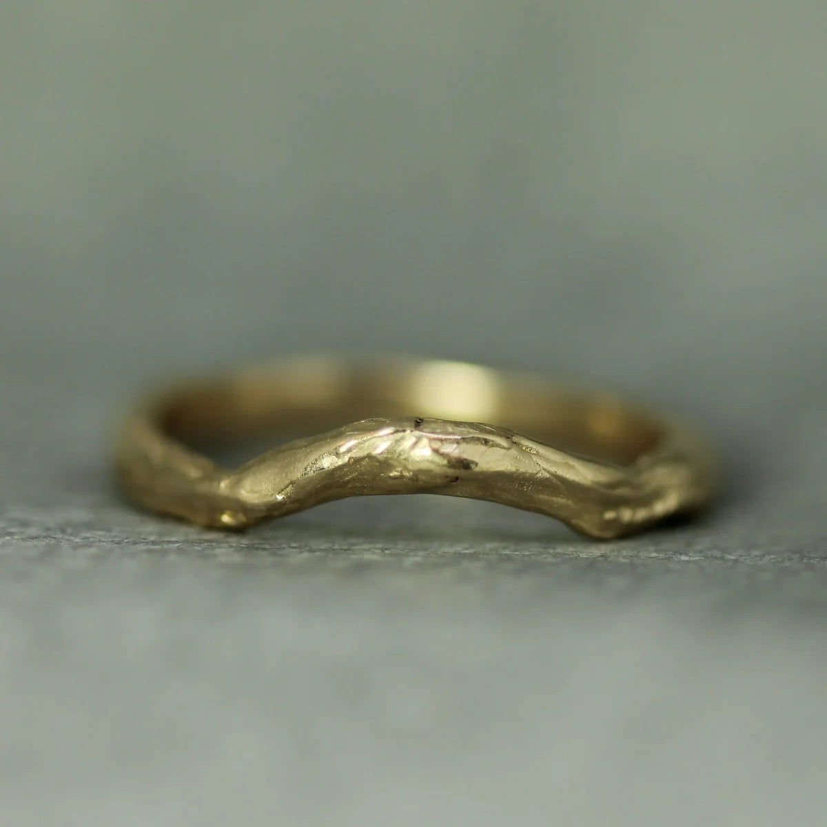 Flowing Tides Wave Band | Solid Gold