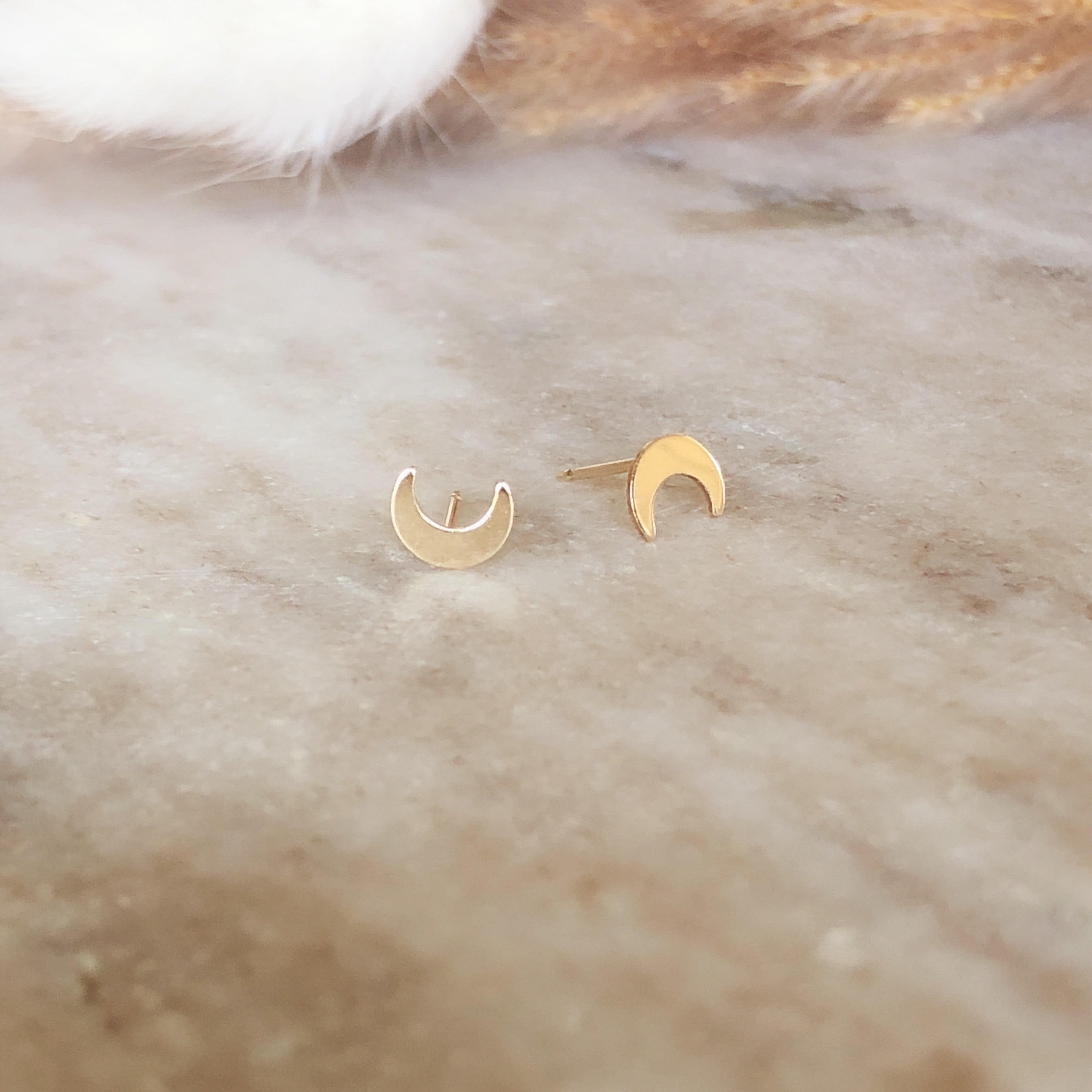 Luna Studs: Gold