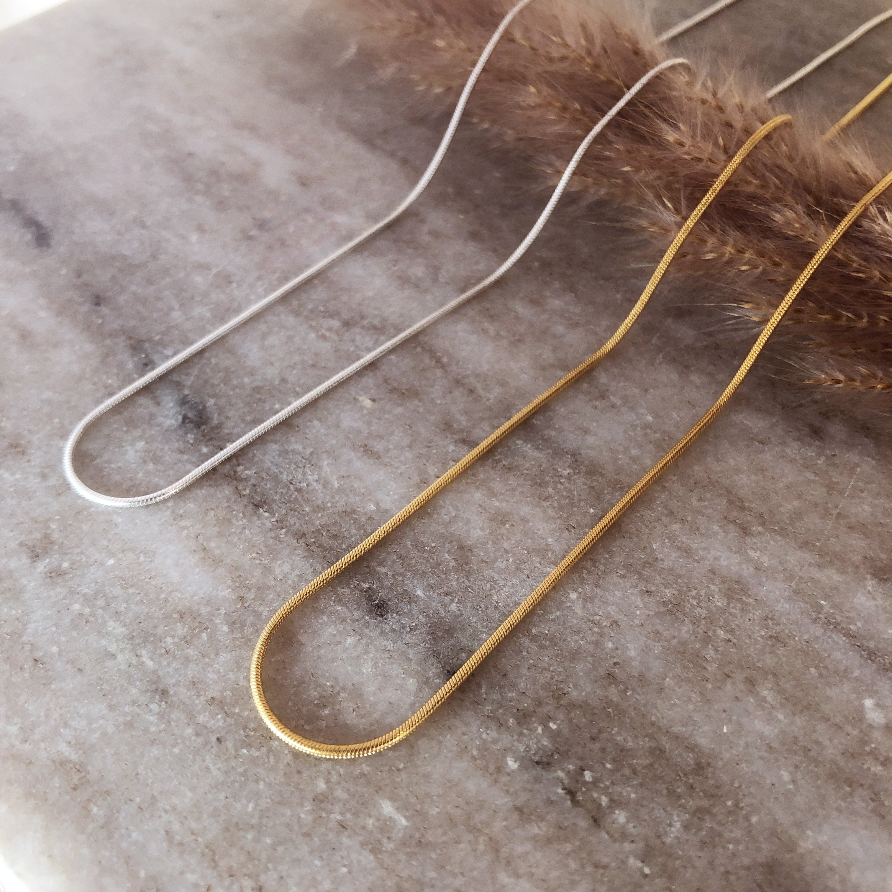 Thin Snake Chain: Gold